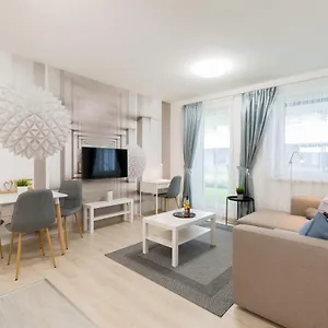Downtown Residences Leo - Ac, Elevator, Terrace Apartamento